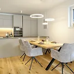 Peak View B4 By Aa Homes Apartment